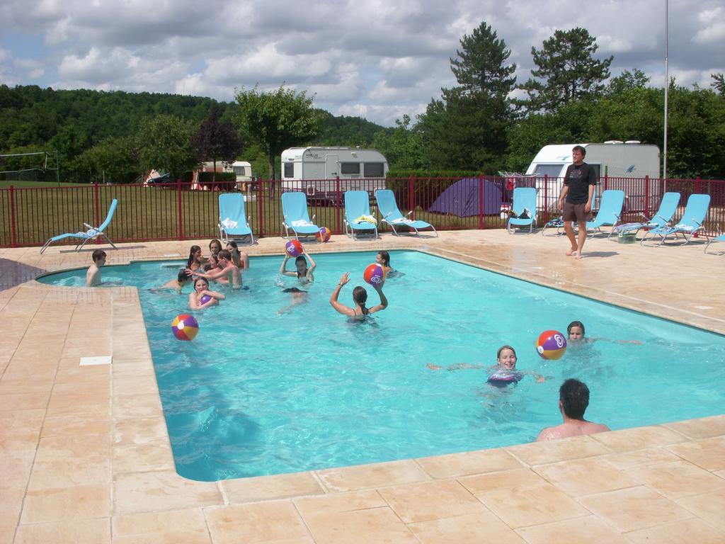 Camping De La Pelouse Jaulny Exterior foto