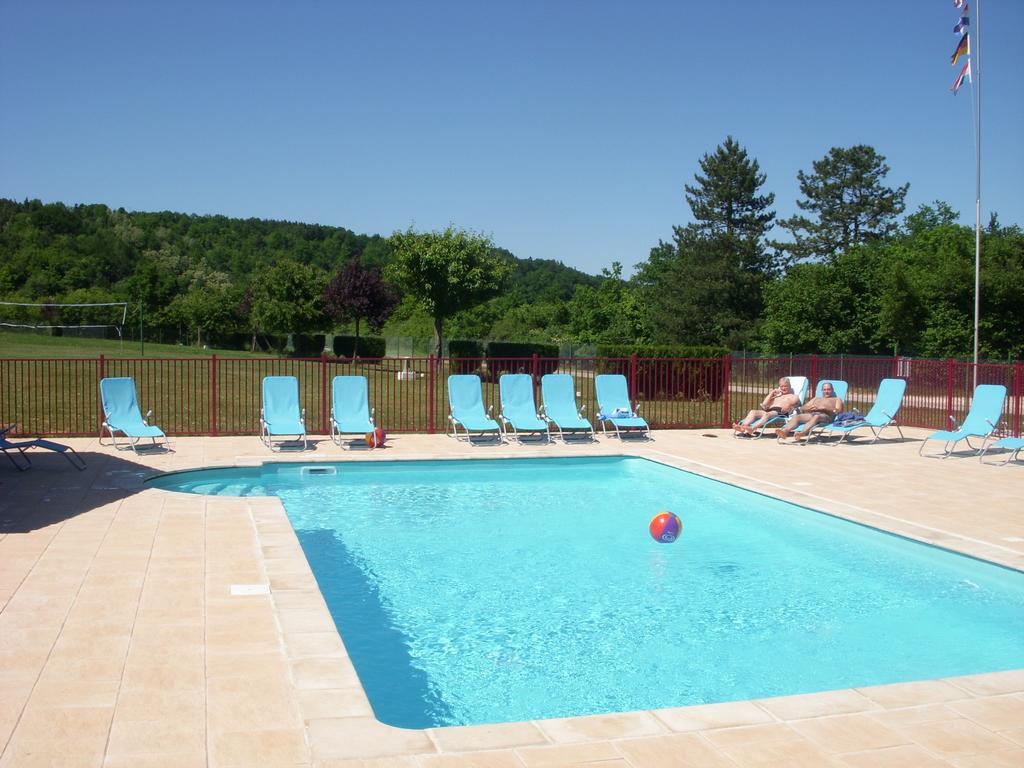 Camping De La Pelouse Jaulny Exterior foto