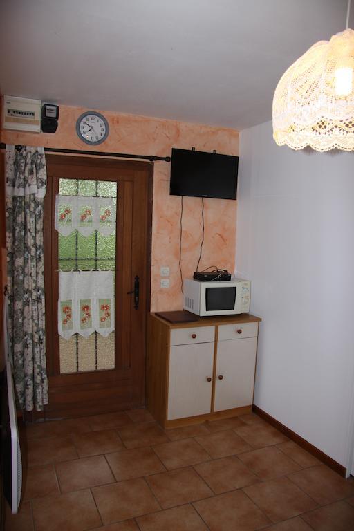 Camping De La Pelouse Jaulny Quarto foto