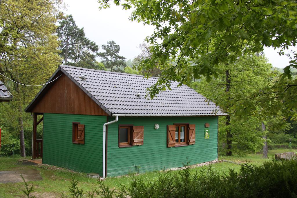 Camping De La Pelouse Jaulny Quarto foto